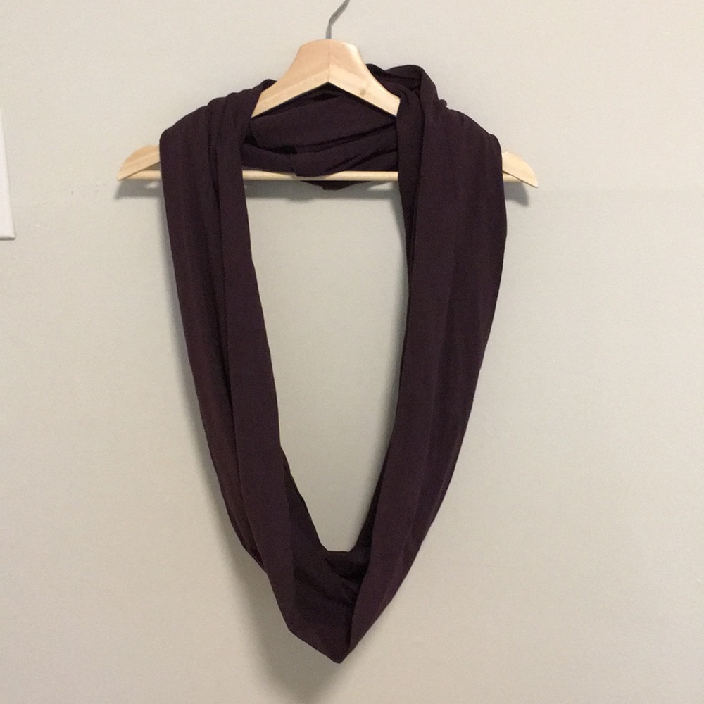Lululemon infinity scarf